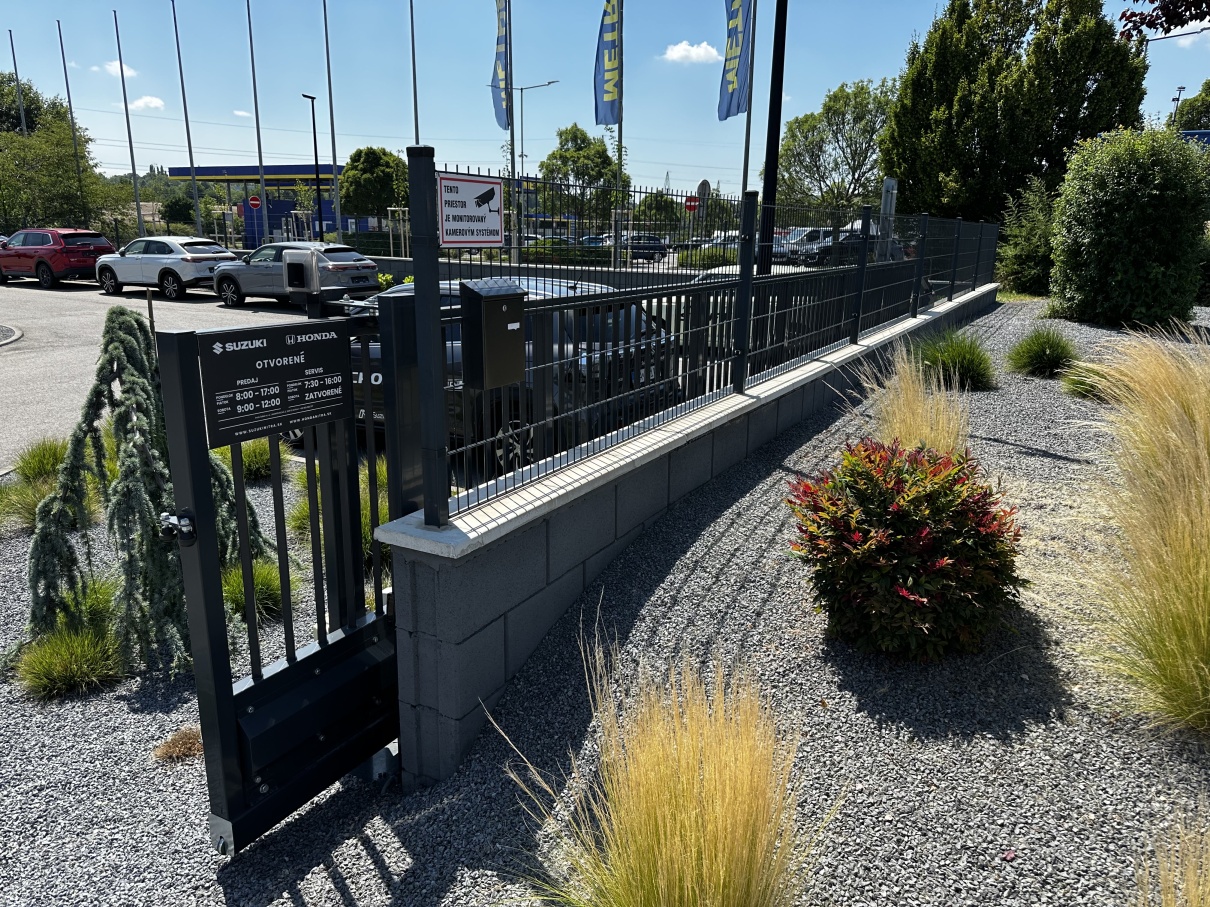 Fencing of industrial premises